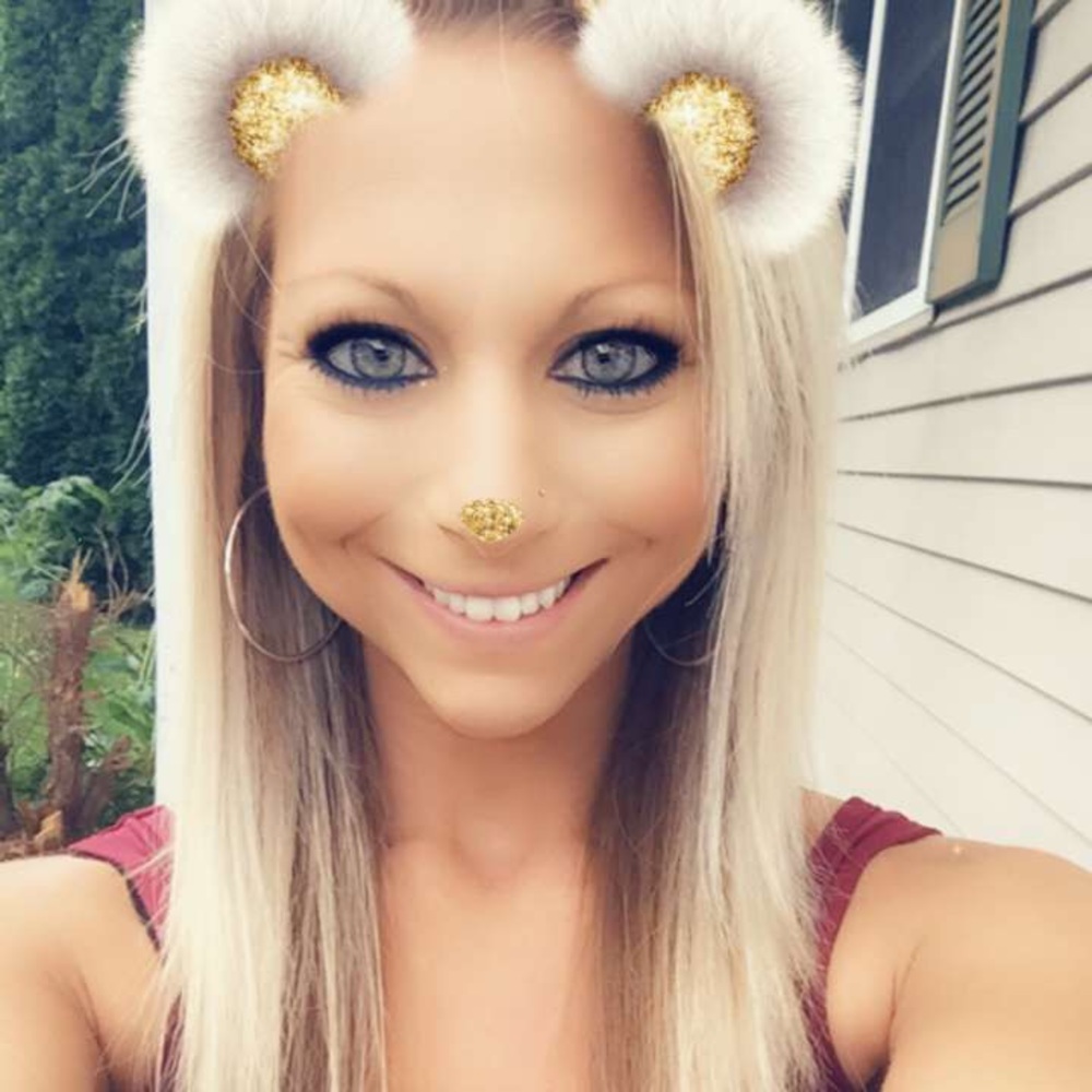 Meet your Posher, Alexandra